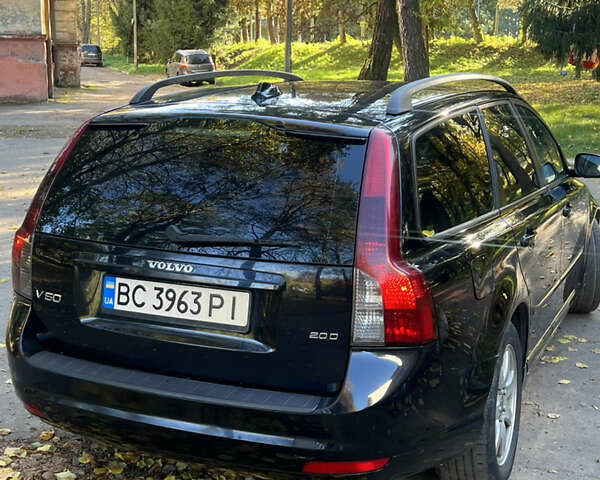 Вольво В50 2008 в Львове на Automoto.ua Черный Вольво В50, объемом двигателя 2 л и пробегом 333 тыс. км за 6400 $, фото 6 на Automoto.ua