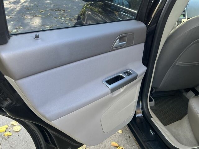 Вольво В50 2008 в Львове на Automoto.ua Черный Вольво В50, объемом двигателя 2 л и пробегом 333 тыс. км за 6400 $, фото 14 на Automoto.ua