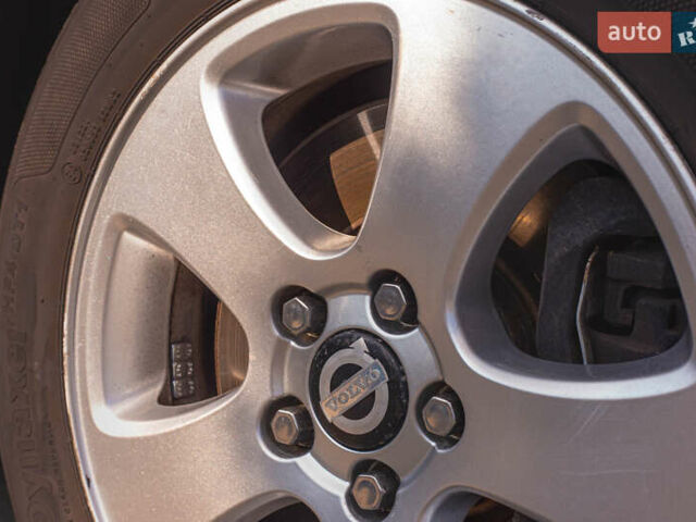 Черный Вольво В50, объемом двигателя 2 л и пробегом 282 тыс. км за 7932 $, фото 6 на Automoto.ua