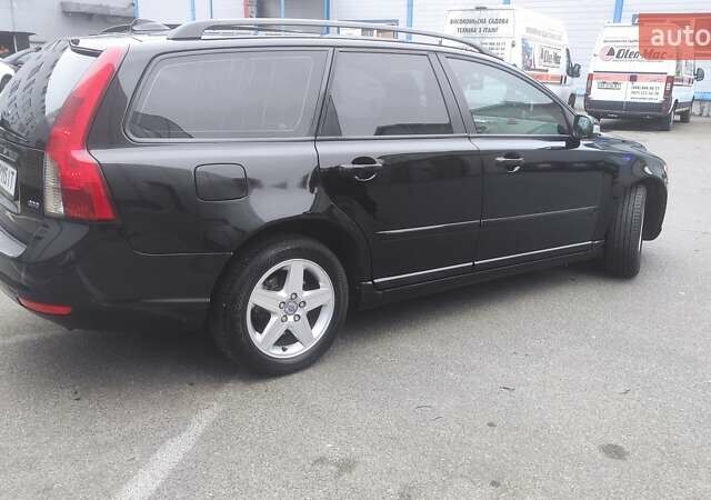 Чорний Вольво V50, об'ємом двигуна 2 л та пробігом 240 тис. км за 8300 $, фото 5 на Automoto.ua