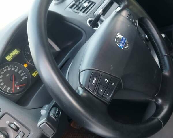 Черный Вольво В50, объемом двигателя 1.6 л и пробегом 278 тыс. км за 6600 $, фото 14 на Automoto.ua