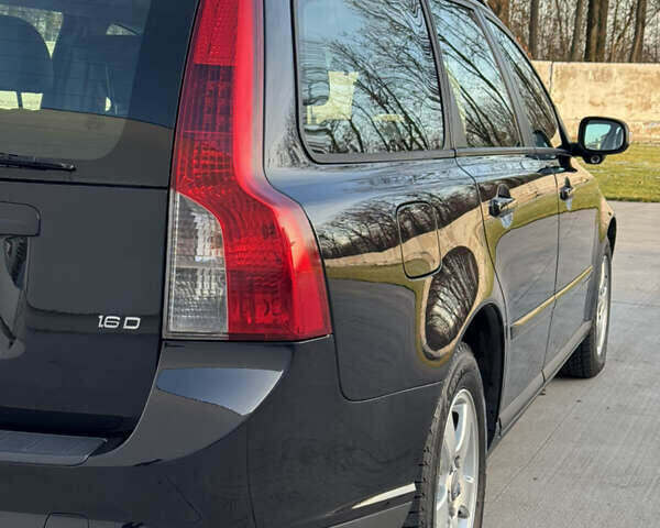 Черный Вольво В50, объемом двигателя 1.6 л и пробегом 223 тыс. км за 6999 $, фото 57 на Automoto.ua