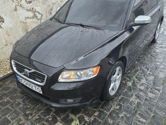 Чорний Вольво V50, об'ємом двигуна 2 л та пробігом 316 тис. км за 6650 $, фото 1 на Automoto.ua