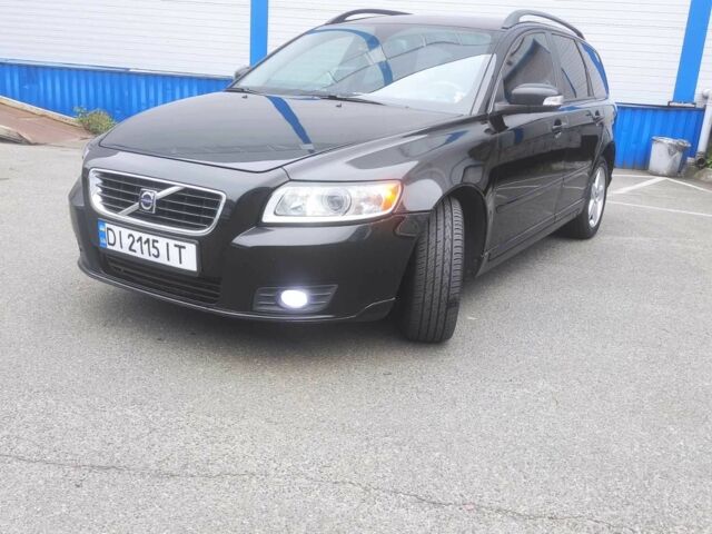 Вольво В50 2008 в Киеве на Automoto.ua Черный Вольво В50, объемом двигателя 2 л и пробегом 240 тыс. км за 8300 $, фото 10 на Automoto.ua
