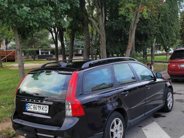 Черный Вольво В50, объемом двигателя 1.6 л и пробегом 217 тыс. км за 5600 $, фото 2 на Automoto.ua