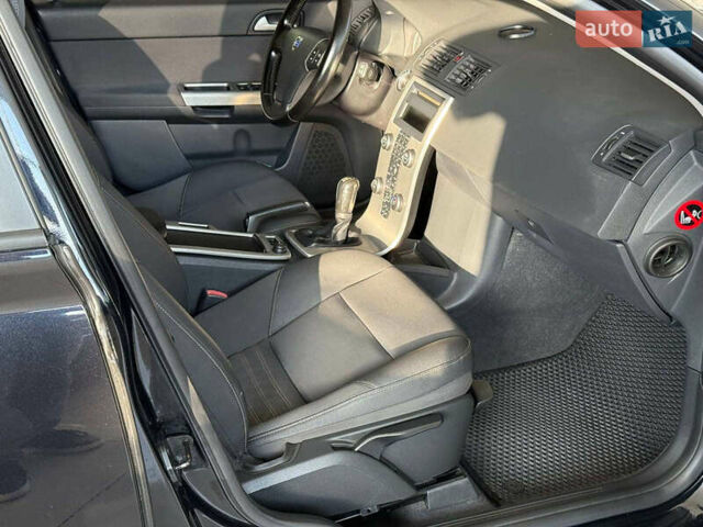 Черный Вольво В50, объемом двигателя 1.6 л и пробегом 265 тыс. км за 6890 $, фото 15 на Automoto.ua