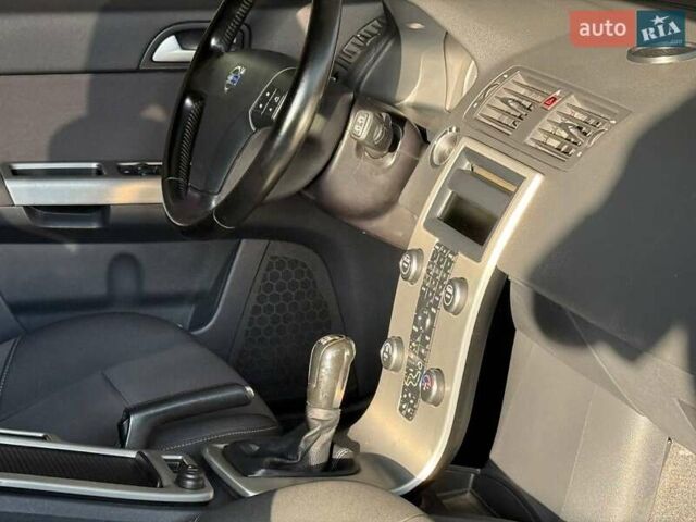 Черный Вольво В50, объемом двигателя 1.6 л и пробегом 265 тыс. км за 6890 $, фото 16 на Automoto.ua