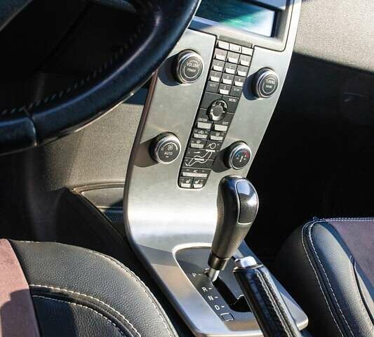 Черный Вольво В50, объемом двигателя 2 л и пробегом 282 тыс. км за 7932 $, фото 49 на Automoto.ua