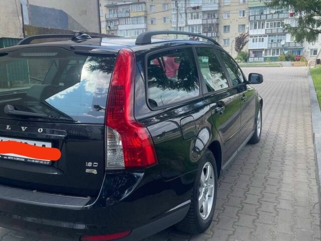 Черный Вольво В50, объемом двигателя 1.6 л и пробегом 220 тыс. км за 6500 $, фото 2 на Automoto.ua