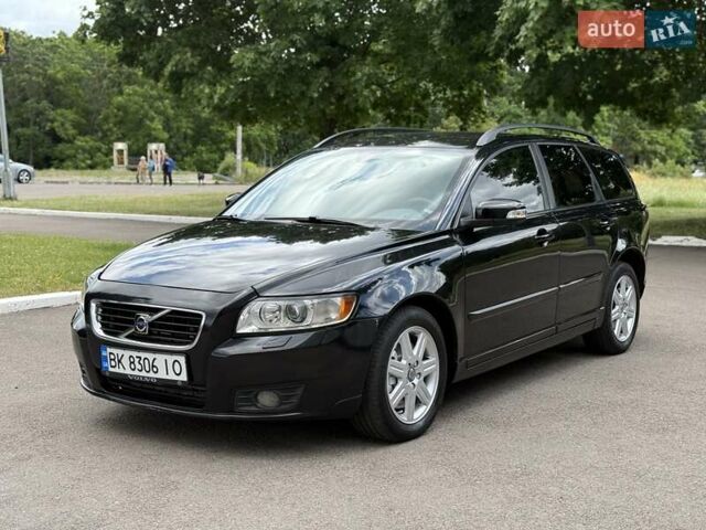 Черный Вольво В50, объемом двигателя 2 л и пробегом 244 тыс. км за 6200 $, фото 1 на Automoto.ua