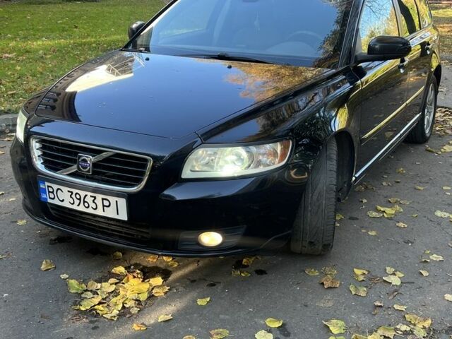 Вольво В50 2008 в Львове на Automoto.ua Черный Вольво В50, объемом двигателя 2 л и пробегом 333 тыс. км за 6400 $, фото 1 на Automoto.ua