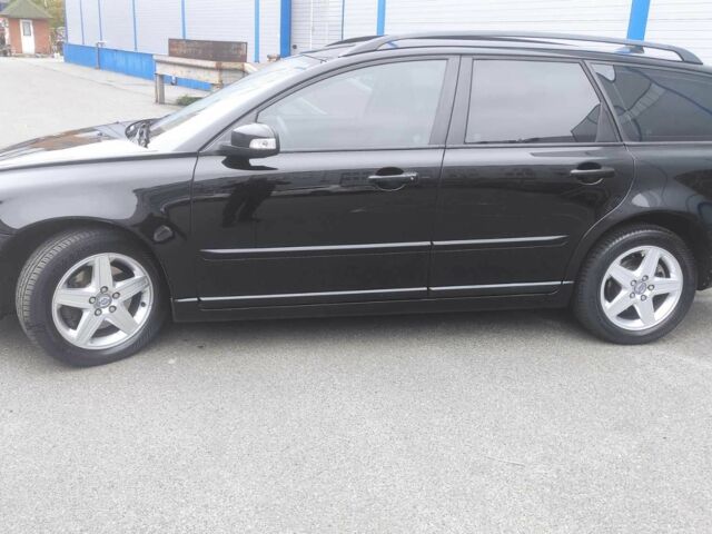 Вольво В50 2008 в Киеве на Automoto.ua Черный Вольво В50, объемом двигателя 2 л и пробегом 240 тыс. км за 8300 $, фото 7 на Automoto.ua