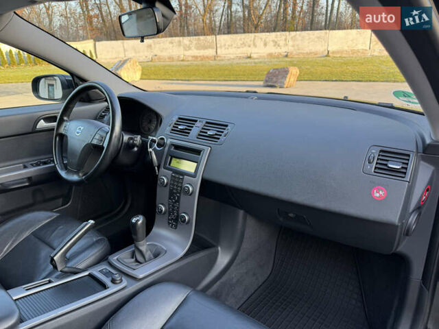 Черный Вольво В50, объемом двигателя 1.6 л и пробегом 223 тыс. км за 6999 $, фото 30 на Automoto.ua