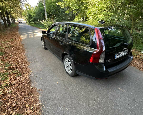 Черный Вольво В50, объемом двигателя 1.6 л и пробегом 220 тыс. км за 4700 $, фото 3 на Automoto.ua