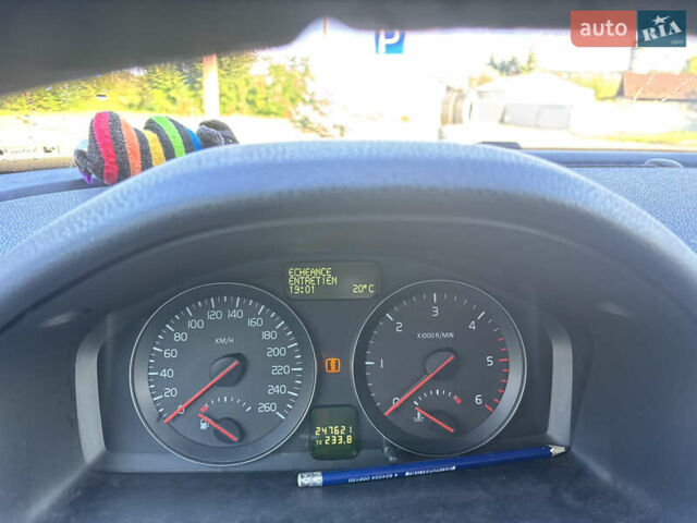 Вольво В50 2008 в Трускавце на Automoto.ua Черный Вольво В50, объемом двигателя 1.6 л и пробегом 257 тыс. км за 5500 $, фото 4 на Automoto.ua