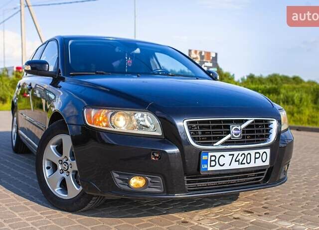 Черный Вольво В50, объемом двигателя 2 л и пробегом 282 тыс. км за 7932 $, фото 41 на Automoto.ua