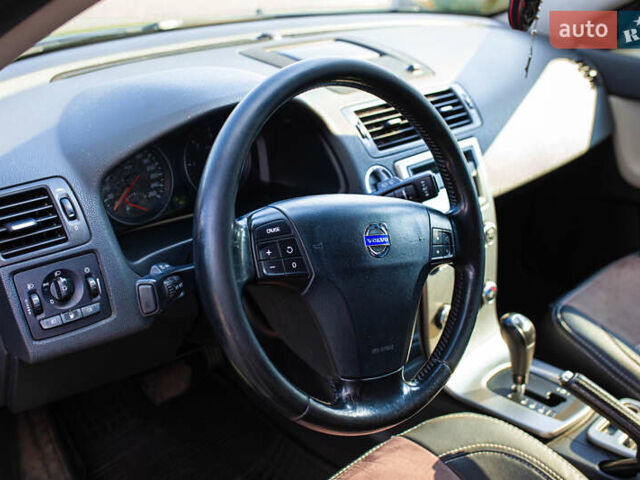 Черный Вольво В50, объемом двигателя 2 л и пробегом 282 тыс. км за 7932 $, фото 19 на Automoto.ua