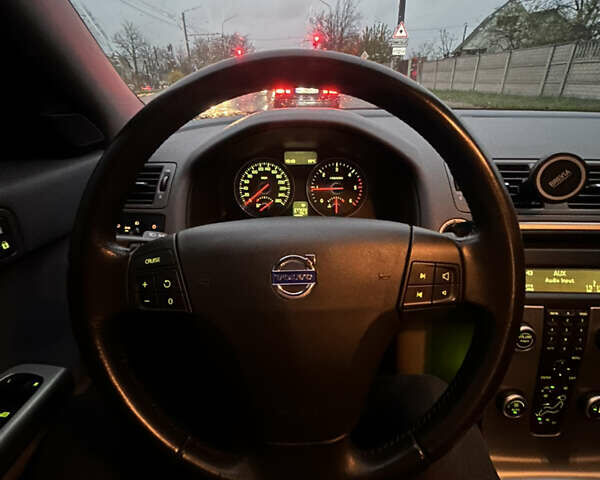 Черный Вольво В50, объемом двигателя 2 л и пробегом 275 тыс. км за 8300 $, фото 5 на Automoto.ua