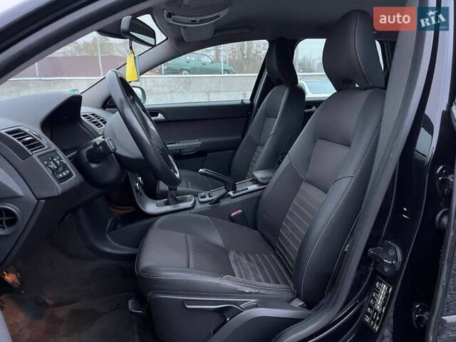 Черный Вольво В50, объемом двигателя 1.56 л и пробегом 292 тыс. км за 5490 $, фото 7 на Automoto.ua