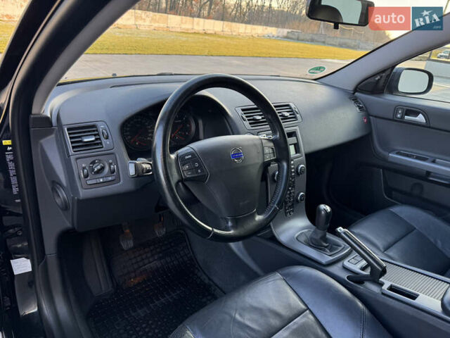 Черный Вольво В50, объемом двигателя 1.6 л и пробегом 223 тыс. км за 6999 $, фото 28 на Automoto.ua