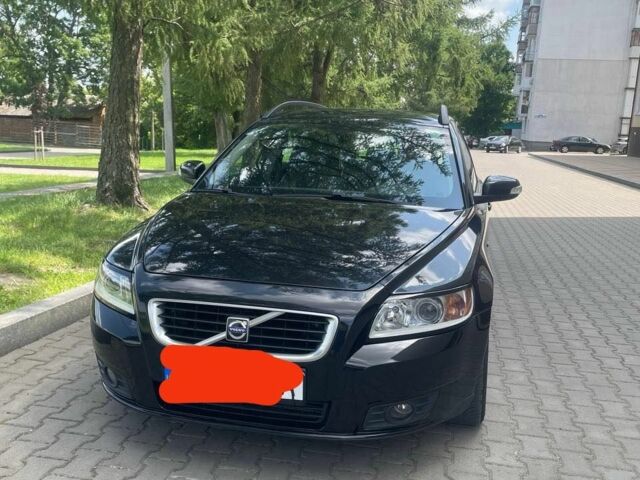 Черный Вольво В50, объемом двигателя 1.6 л и пробегом 220 тыс. км за 6500 $, фото 4 на Automoto.ua