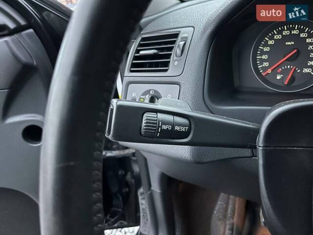 Черный Вольво В50, объемом двигателя 1.56 л и пробегом 292 тыс. км за 5490 $, фото 14 на Automoto.ua