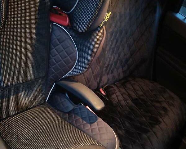 Черный Вольво В50, объемом двигателя 1.6 л и пробегом 223 тыс. км за 6200 $, фото 5 на Automoto.ua