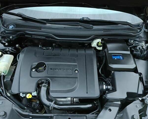 Черный Вольво В50, объемом двигателя 1.6 л и пробегом 223 тыс. км за 6200 $, фото 9 на Automoto.ua