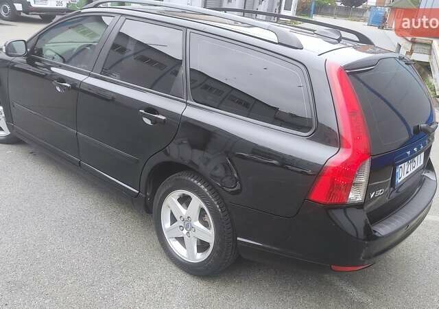 Чорний Вольво V50, об'ємом двигуна 2 л та пробігом 240 тис. км за 8300 $, фото 9 на Automoto.ua