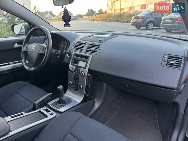 Черный Вольво В50, объемом двигателя 1.8 л и пробегом 243 тыс. км за 6399 $, фото 24 на Automoto.ua