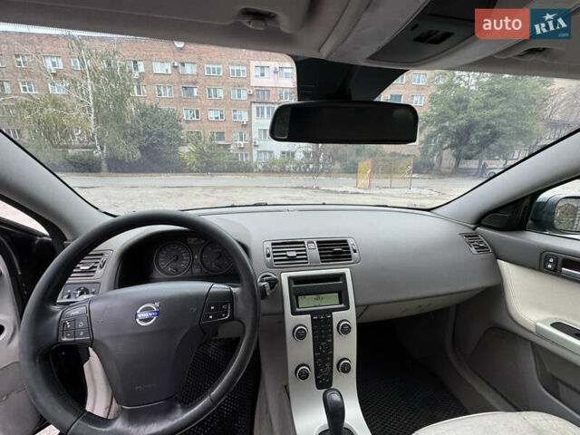 Черный Вольво В50, объемом двигателя 2 л и пробегом 315 тыс. км за 6900 $, фото 8 на Automoto.ua