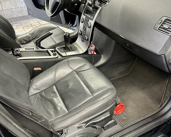 Черный Вольво В50, объемом двигателя 1.6 л и пробегом 251 тыс. км за 6100 $, фото 5 на Automoto.ua