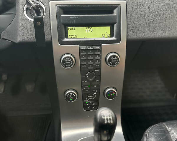 Чорний Вольво V50, об'ємом двигуна 2 л та пробігом 342 тис. км за 7000 $, фото 13 на Automoto.ua