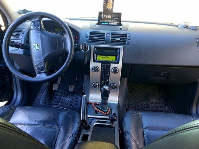 Чорний Вольво V50, об'ємом двигуна 2 л та пробігом 325 тис. км за 5900 $, фото 9 на Automoto.ua