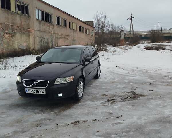 Черный Вольво В50, объемом двигателя 1.56 л и пробегом 225 тыс. км за 6200 $, фото 2 на Automoto.ua