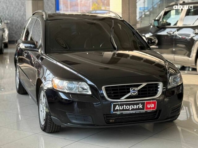 Черный Вольво В50, объемом двигателя 1.6 л и пробегом 265 тыс. км за 6890 $, фото 2 на Automoto.ua