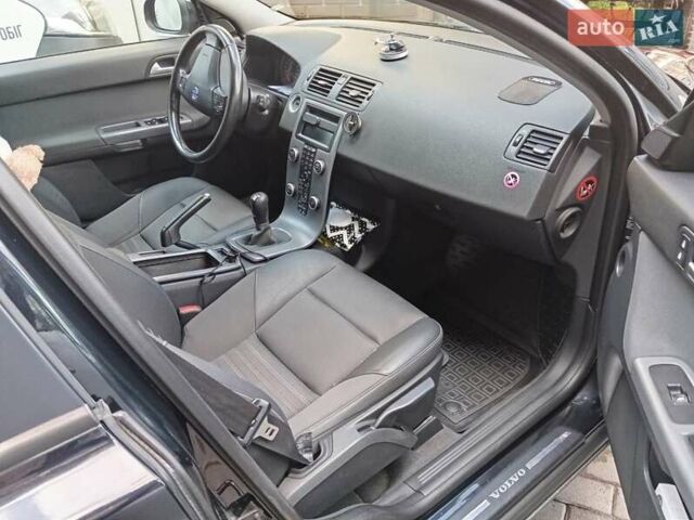 Черный Вольво В50, объемом двигателя 1.56 л и пробегом 261 тыс. км за 7200 $, фото 14 на Automoto.ua