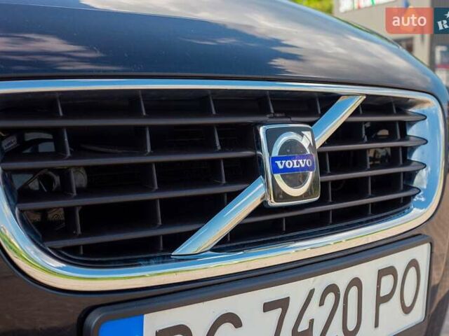 Черный Вольво В50, объемом двигателя 2 л и пробегом 282 тыс. км за 7932 $, фото 2 на Automoto.ua