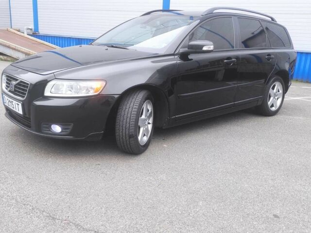 Вольво В50 2008 в Киеве на Automoto.ua Черный Вольво В50, объемом двигателя 2 л и пробегом 240 тыс. км за 8300 $, фото 8 на Automoto.ua