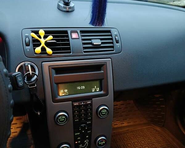 Черный Вольво В50, объемом двигателя 1.6 л и пробегом 223 тыс. км за 6200 $, фото 3 на Automoto.ua