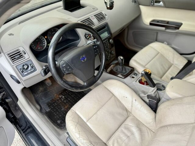 Черный Вольво В50, объемом двигателя 0 л и пробегом 250 тыс. км за 3000 $, фото 6 на Automoto.ua