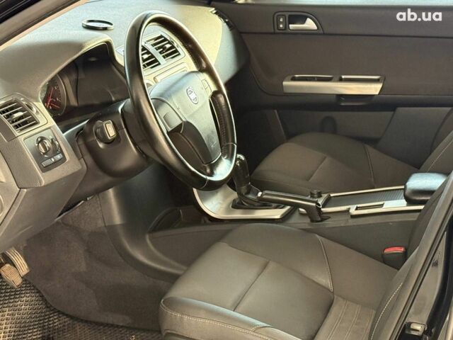 Черный Вольво В50, объемом двигателя 1.6 л и пробегом 265 тыс. км за 6890 $, фото 8 на Automoto.ua