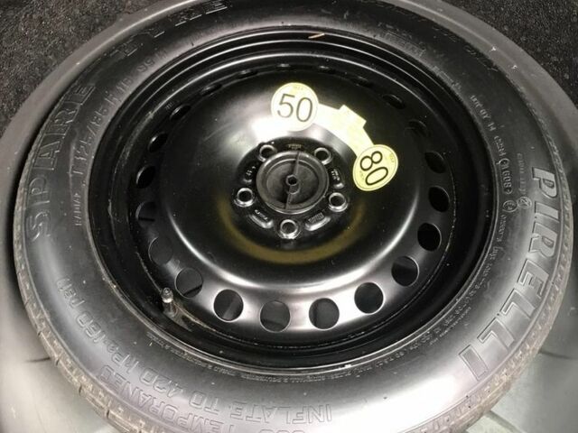 Чорний Вольво V50, об'ємом двигуна 1.6 л та пробігом 269 тис. км за 5800 $, фото 8 на Automoto.ua