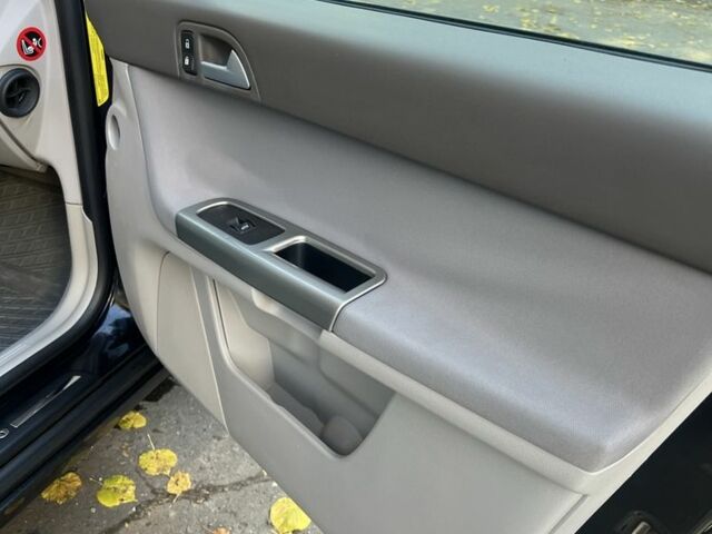 Вольво В50 2008 в Львове на Automoto.ua Черный Вольво В50, объемом двигателя 2 л и пробегом 333 тыс. км за 6400 $, фото 11 на Automoto.ua