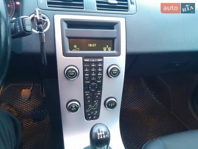 Черный Вольво В50, объемом двигателя 1.56 л и пробегом 233 тыс. км за 6500 $, фото 15 на Automoto.ua