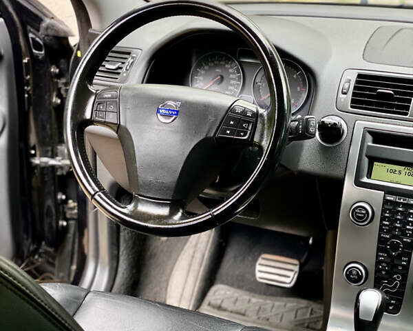 Чорний Вольво V50, об'ємом двигуна 2 л та пробігом 270 тис. км за 7200 $, фото 47 на Automoto.ua