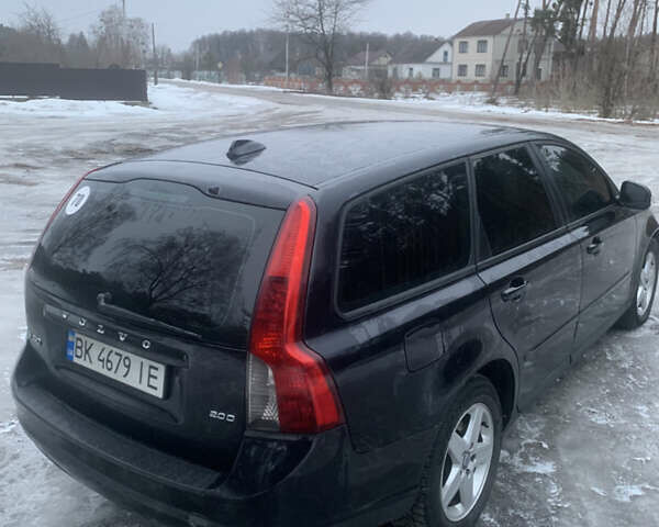 Черный Вольво В50, объемом двигателя 2 л и пробегом 330 тыс. км за 4950 $, фото 9 на Automoto.ua