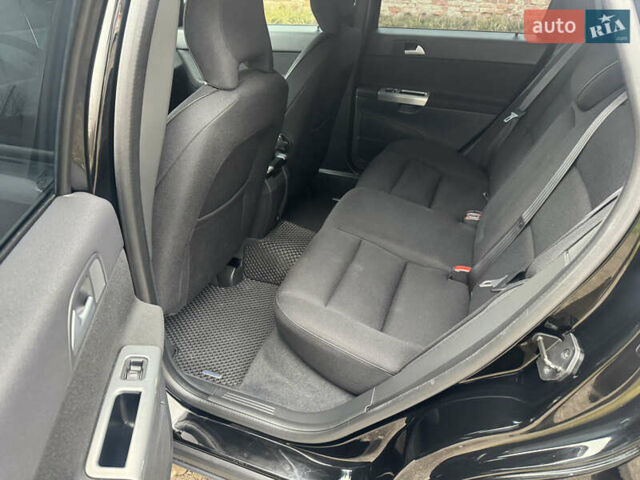 Черный Вольво В50, объемом двигателя 1.56 л и пробегом 213 тыс. км за 6599 $, фото 20 на Automoto.ua