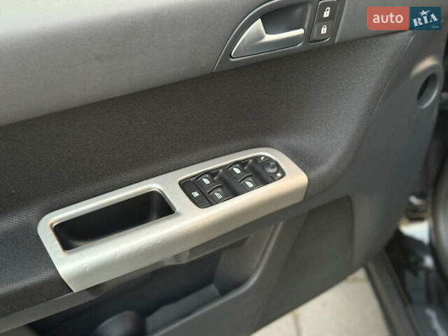 Чорний Вольво V50, об'ємом двигуна 1.6 л та пробігом 225 тис. км за 6899 $, фото 107 на Automoto.ua