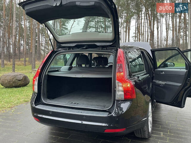 Черный Вольво В50, объемом двигателя 1.8 л и пробегом 189 тыс. км за 6950 $, фото 68 на Automoto.ua